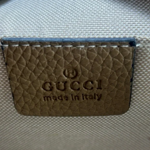 Gucci Beige Leather Crossbody Bag with Tassel - Picture 6 of 10